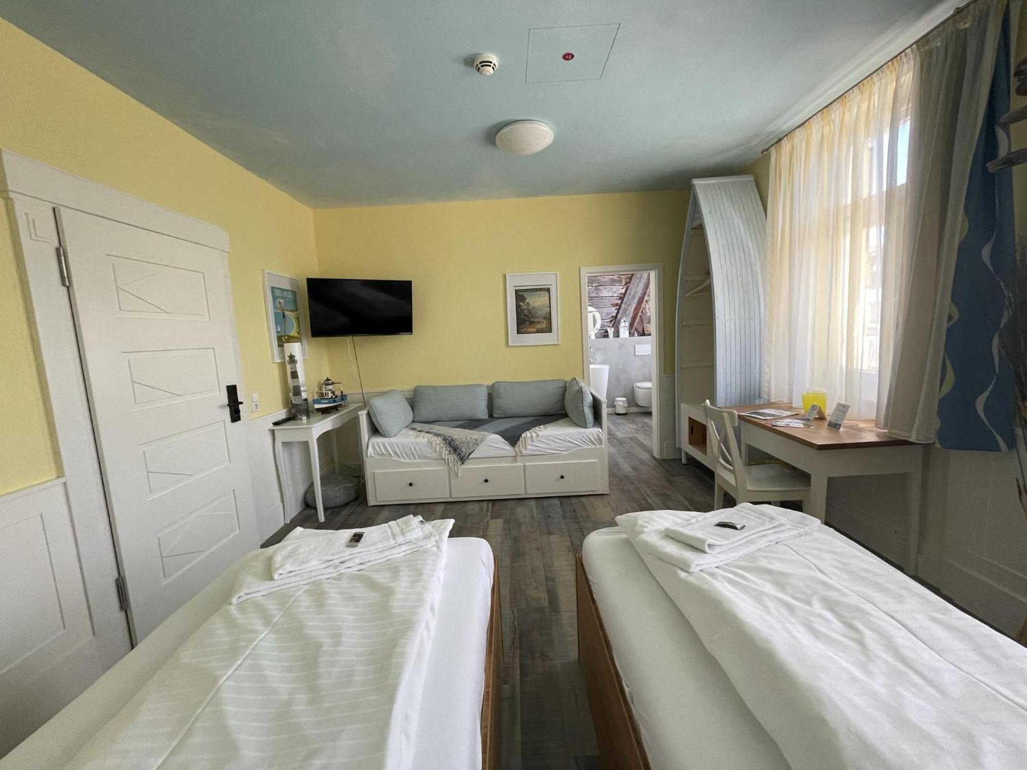 Hotel Bahnhof Balingen Room photo